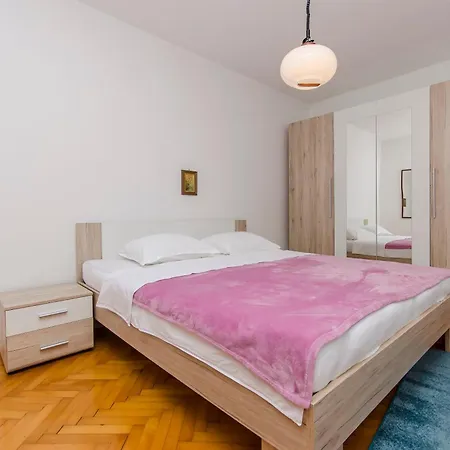 Cosy Terrace Apartment