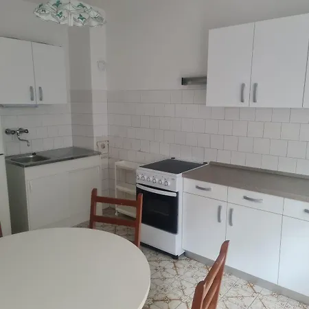 Cosy Terrace Apartment Grebaštica