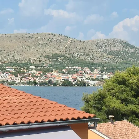 Cosy Terrace Apartment *