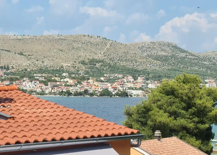 Cosy Terrace Apartment *