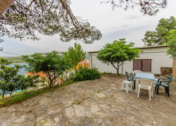 Cosy Terrace Apartment *